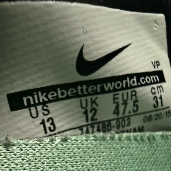 Nike HypervenomX Proximo Metallic Bronze 747486-903
Size US 13 - Picture 9 of 14